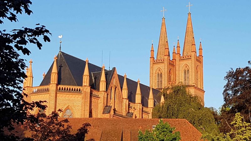 Klosterkirche Dobbertin mit zwei Kirchtürmen